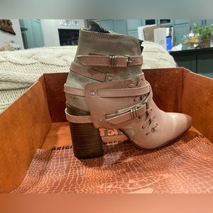 FREEBIRD by Steven Jerome Blush Multi Size 8